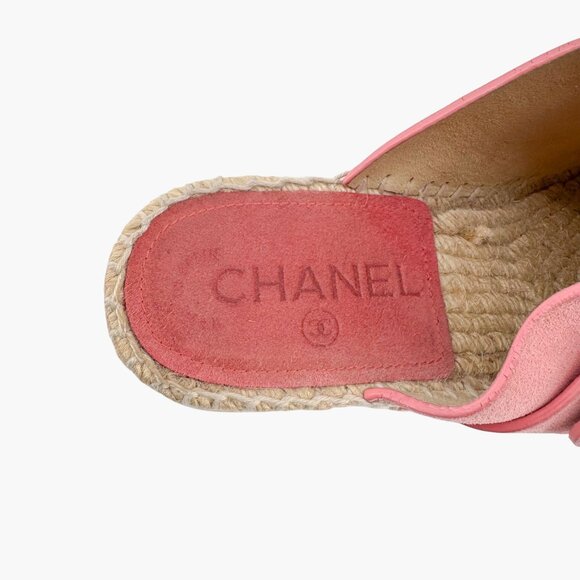 Chanel Turnlock CC Clog Mules Size 37 US 6-6.5 Pink Suede Espadrille Block Heel - Picture 15 of 15